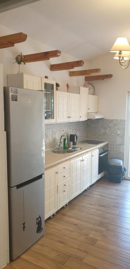 Garden Apartmant Near Sea โกตอร์ ภายนอก รูปภาพ